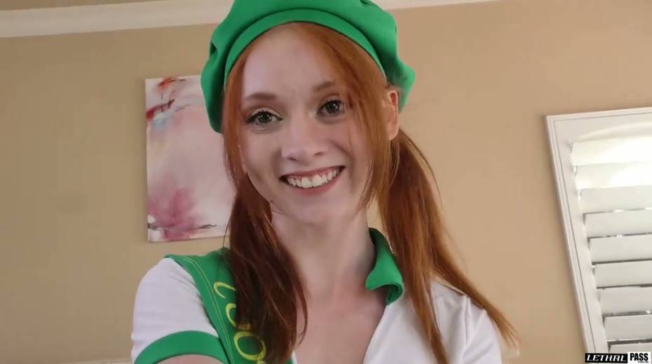 Red haired cookie girl enjoys having sex with barely known dude - 3. pic