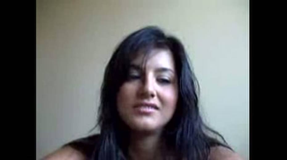 Dark haired webcam slut performs steamy solo on camera - 4. pic