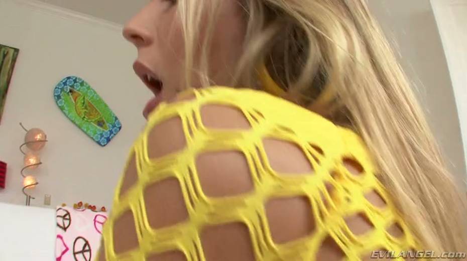 Wild and sexually charged blonde loves facesitting and anal sex - 15. pic
