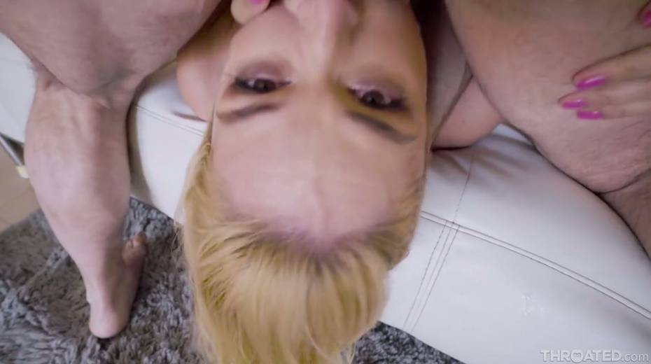 Deepthroat sloppy blowjob by skilled sucking head Sarah Vandella - 21. pic