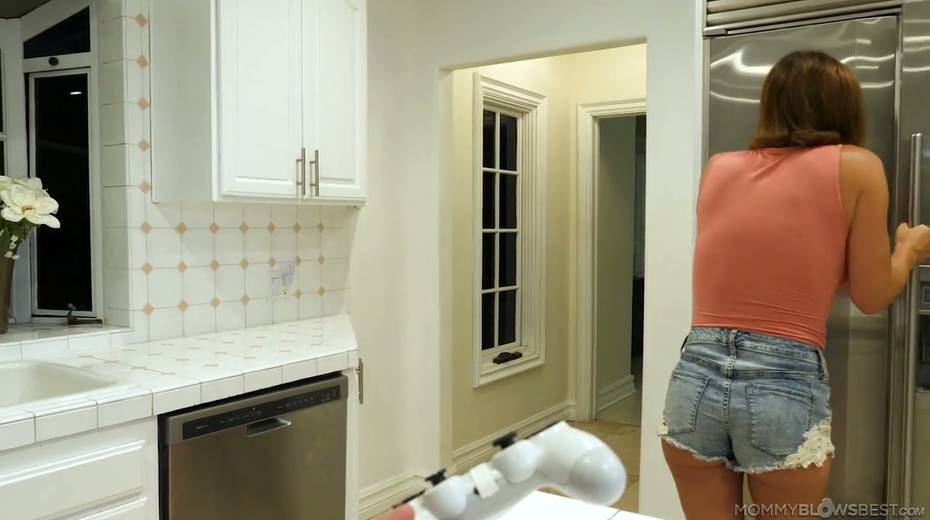 Stunner Chrissy Lynn provides her man with a legendary POB blowjob and titjob - 4. pic