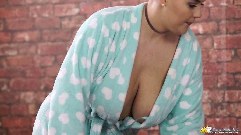 Breath taking big boobs of chubby British milf Cherry Blush - 11. pic
