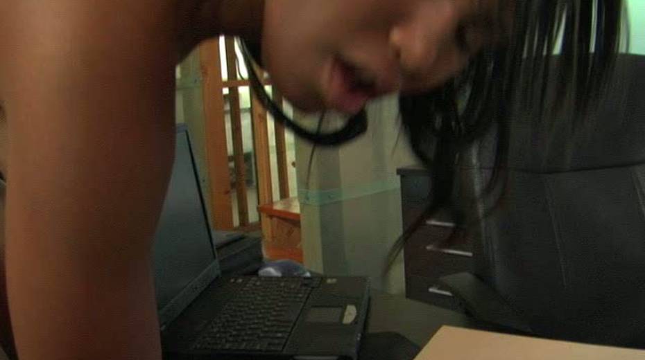 Sexy office whore Ryaan Reynolds gets brutally fucked from behind - 6. pic