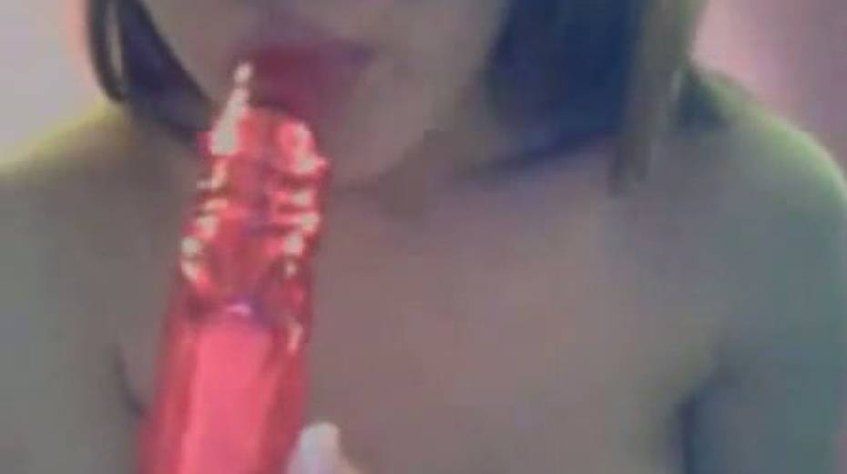 This playful chick enjoys chatting live and masturbating - 12. pic