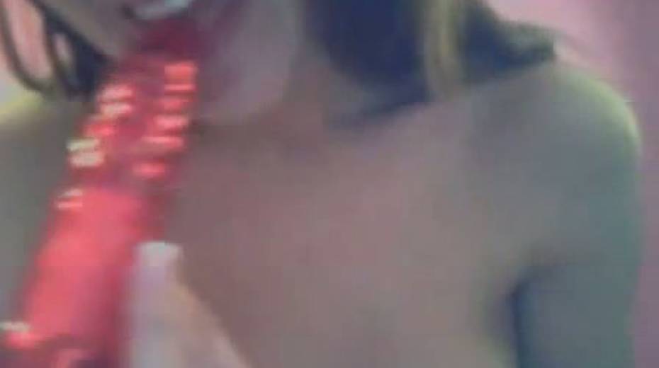 This playful chick enjoys chatting live and masturbating - 13. pic