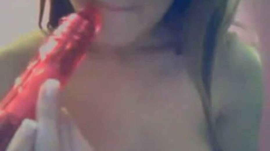 This playful chick enjoys chatting live and masturbating - 14. pic