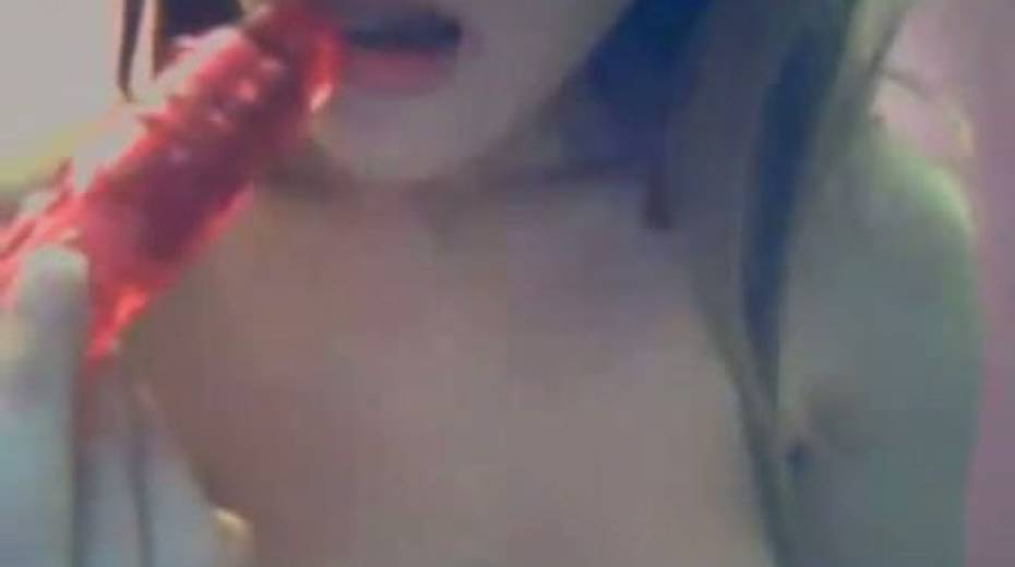 This playful chick enjoys chatting live and masturbating - 15. pic