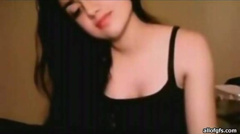 Slutty and filthy indian whore talks shows herself on cam - 2. pic