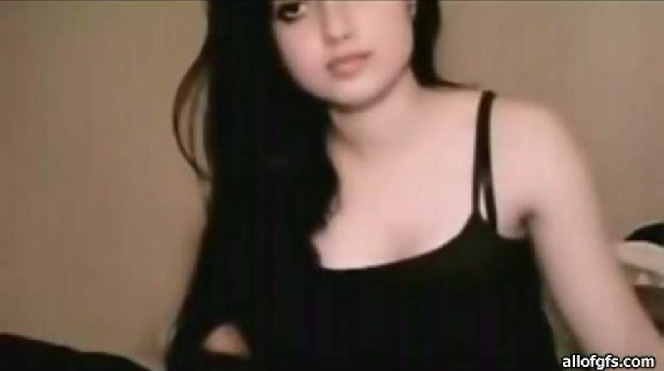 Slutty and filthy indian whore talks shows herself on cam - 3. pic