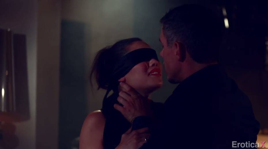 Tempting babe London Keys is fucked by hot tempered and passionate lover - 2. pic