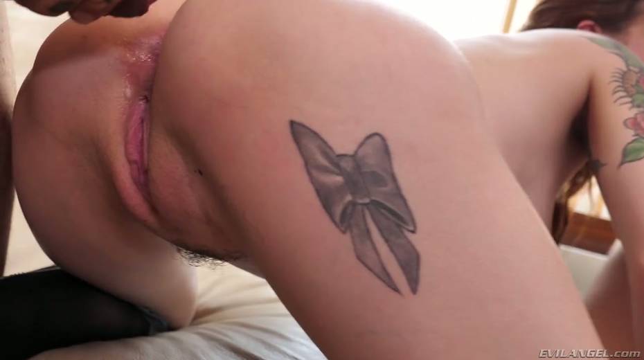 Seductive tattooed chick Anna De Ville gets double penetrated - 27. pic