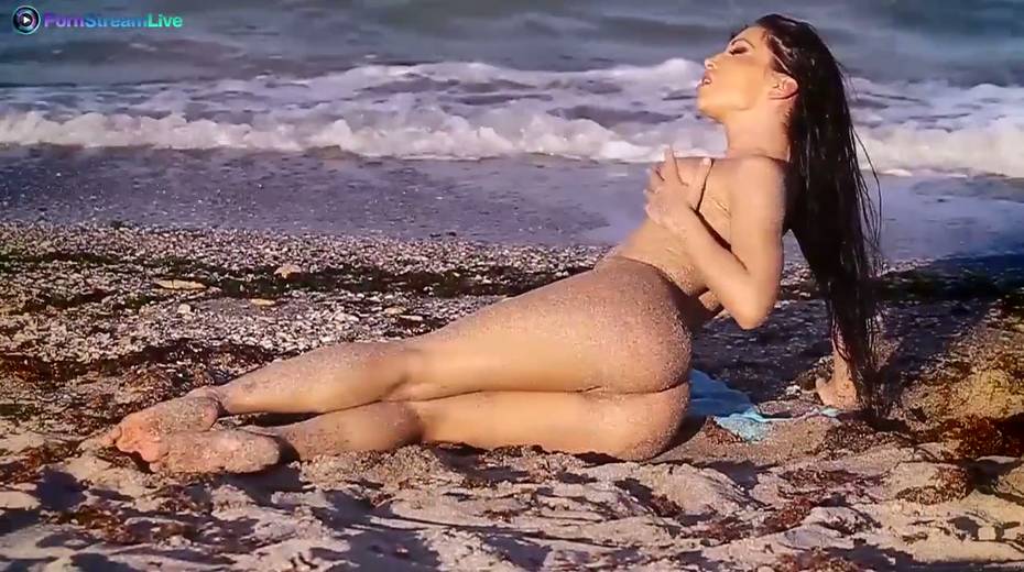 Smoking hot babe in bikini Mya Diamond gets naked and poses on the sand - 25. pic