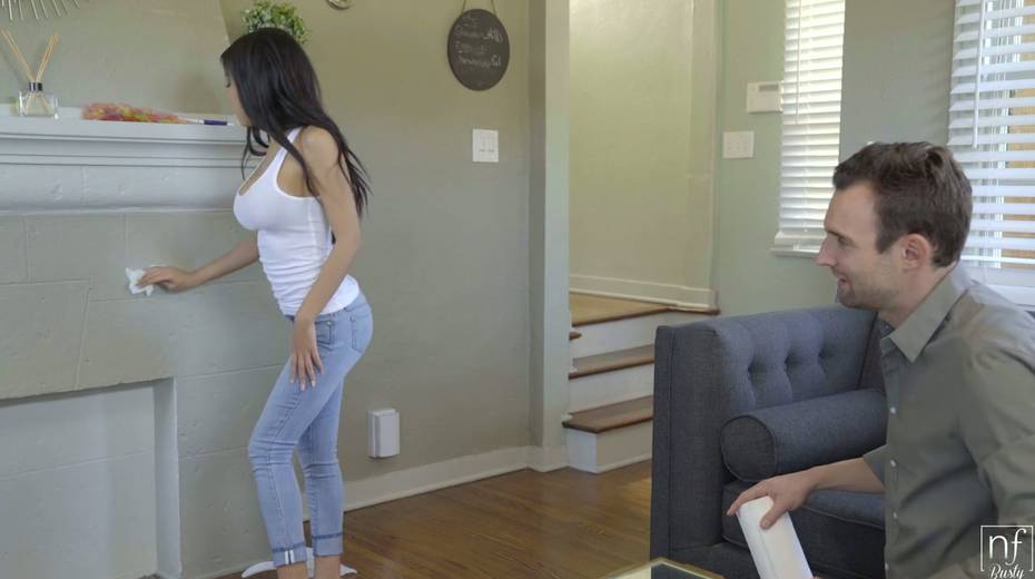 Juggy Latin babe gets her boobs jizzed by hot blooded stud Alex Legend - 3. pic