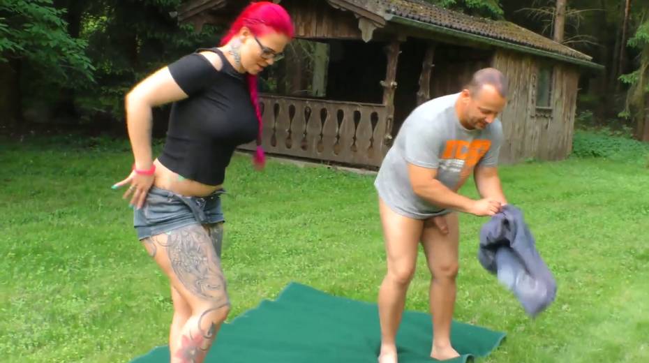 Chubby emo chick gets her muff fucked right on the lawn - 5. pic