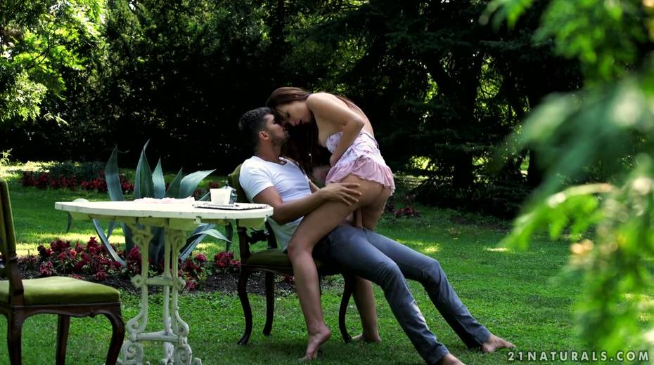 Romantic outdoor sex with red haired beauty Chelsea Sun in the garden - 5. pic