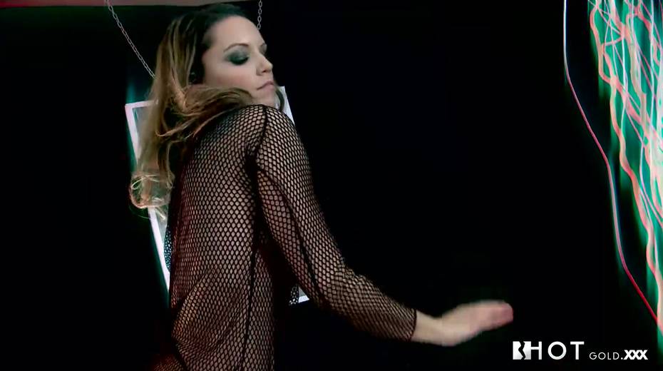 Bitch in fishnet lingerie Bianca Casanova shows her tasty looking cunt - 9. pic