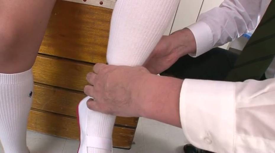 Soaking wet pussy hole pleased with sex toys in kinky Jap porn clip - 3. pic