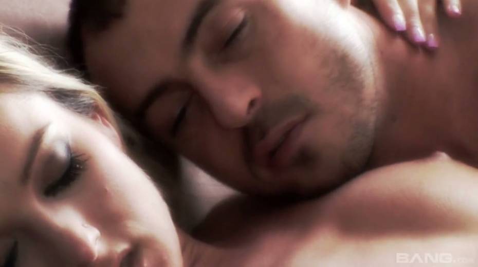 Romantic couple sex video featuring sensual babe Vanessa Jordin - 16. pic