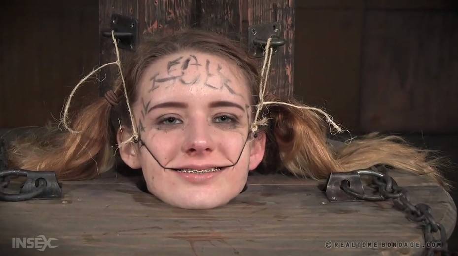 Chick in a barrel Jessica Kay moans and asks for help - 5. pic