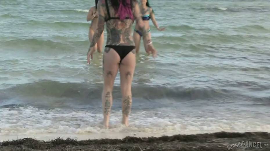 Seductive tattooed whore sucks dick and gets her ass hole rammed - 2. pic