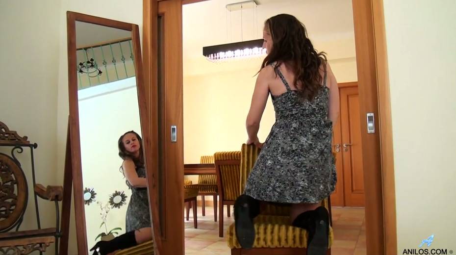 Slutty milf in sexy lingerie Alexandra performs exciting chair dancing - 6. pic
