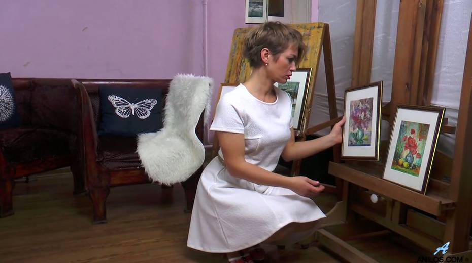Sensual artist Yulenka is looking for inspiration during hot solo masturbation - 2. pic