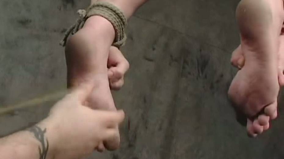 Sex-crazy master punishes pussy of suspended chick - 8. pic