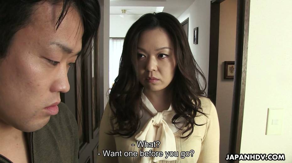 Slutty Asian chick An Kanoh gives her head and spits cum in her cup hand - 4. pic