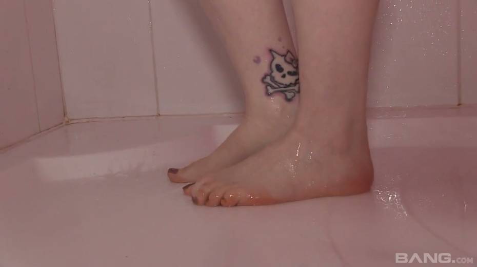 Satine Spark and her boyfriend are making love right on the floor - 2. pic