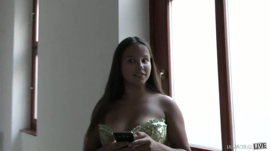Chubby Hungarian babe Olivia Nice gets her pussy fucked and jizzed - 2. pic