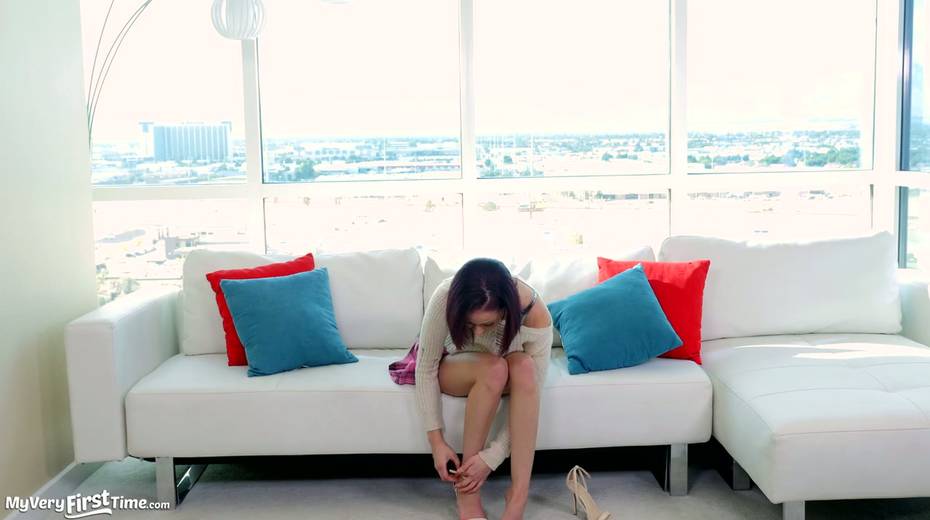 Leggy college babe Dani Love is fucked by well endowed fellow - 3. pic