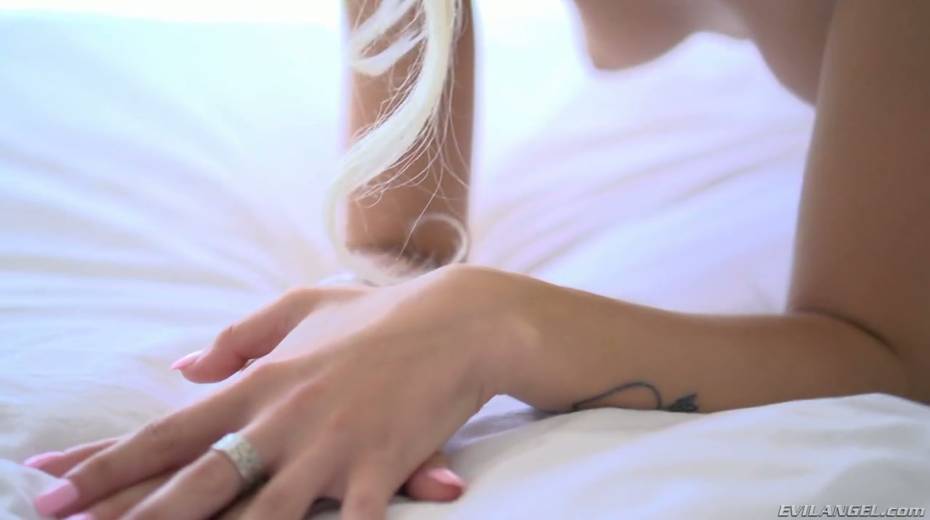 Blond hottie Alex Grey gets her slit banged and stretched - 2. pic