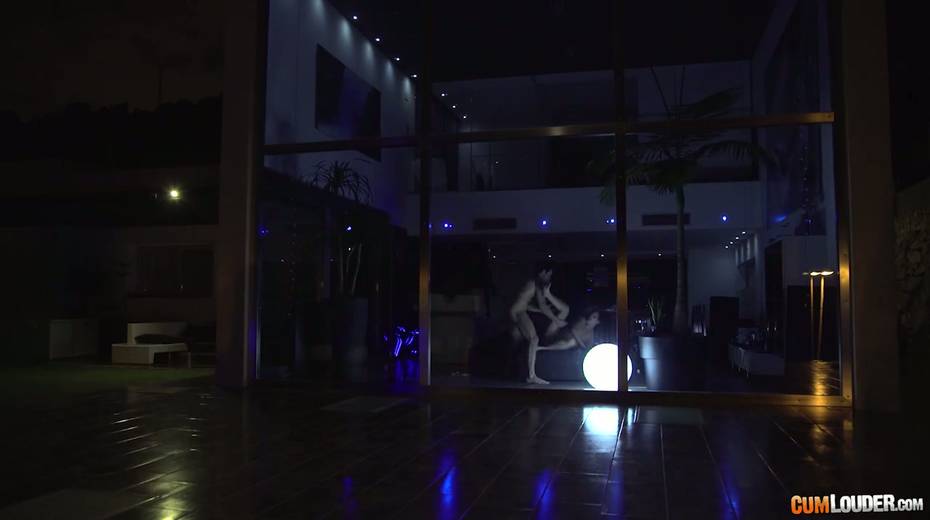 Sexy robber Alexa Tomas is having wild and passionate sex with thief - 18. pic