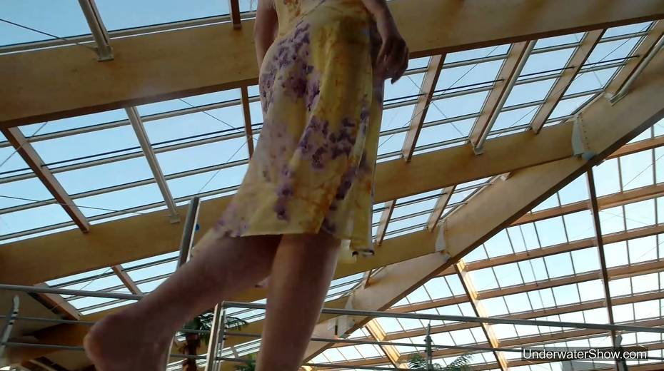 Attractive swimmer Milana Voda is stripping under the water - 2. pic