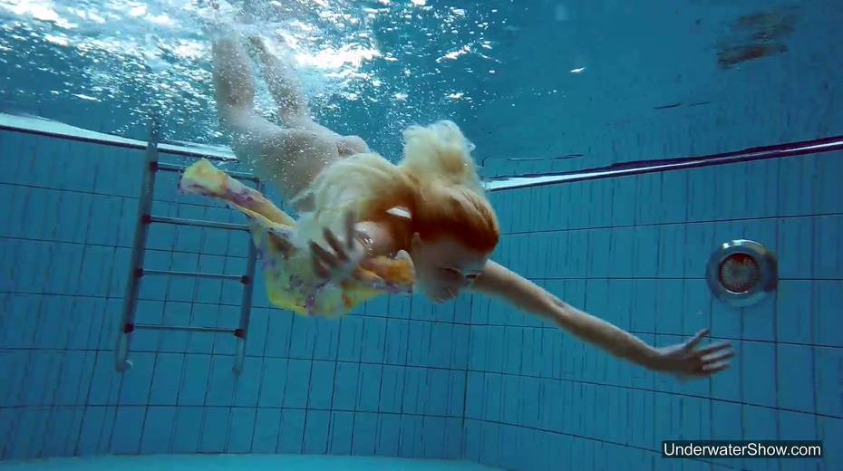 Attractive swimmer Milana Voda is stripping under the water - 14. pic