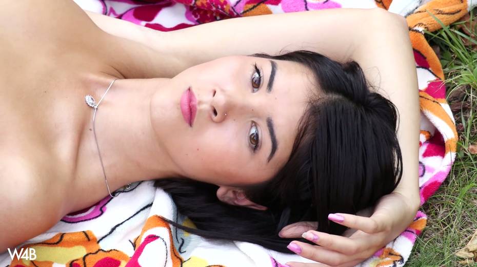 Yummy brunette from Czech Republic Lady Dee performs her captivating stretched muff - 11. pic