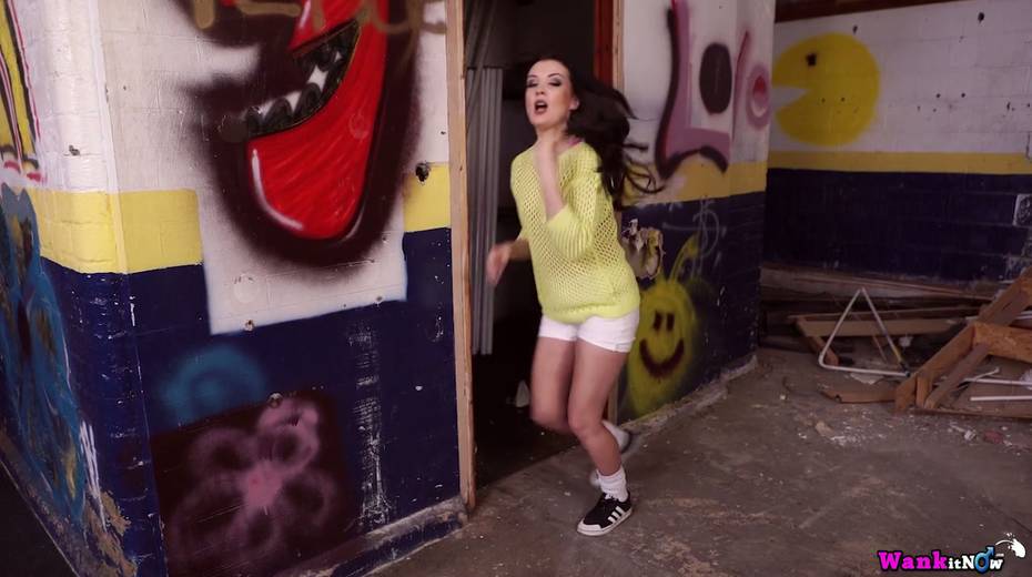Graffiti chick Faye is masturbating her nasty and insatiable pussy - 3. pic
