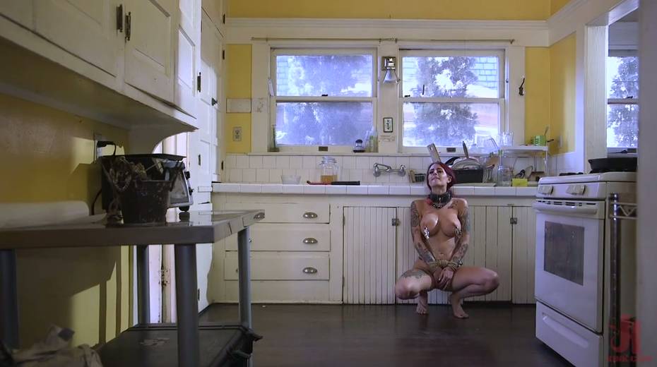 Submissive tattooed hooker Tana Lea does everything her master desires - 24. pic